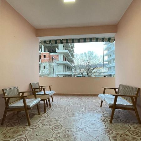 Vila Osmenaj Rent Room Or Apartment Vlorë Екстериор снимка