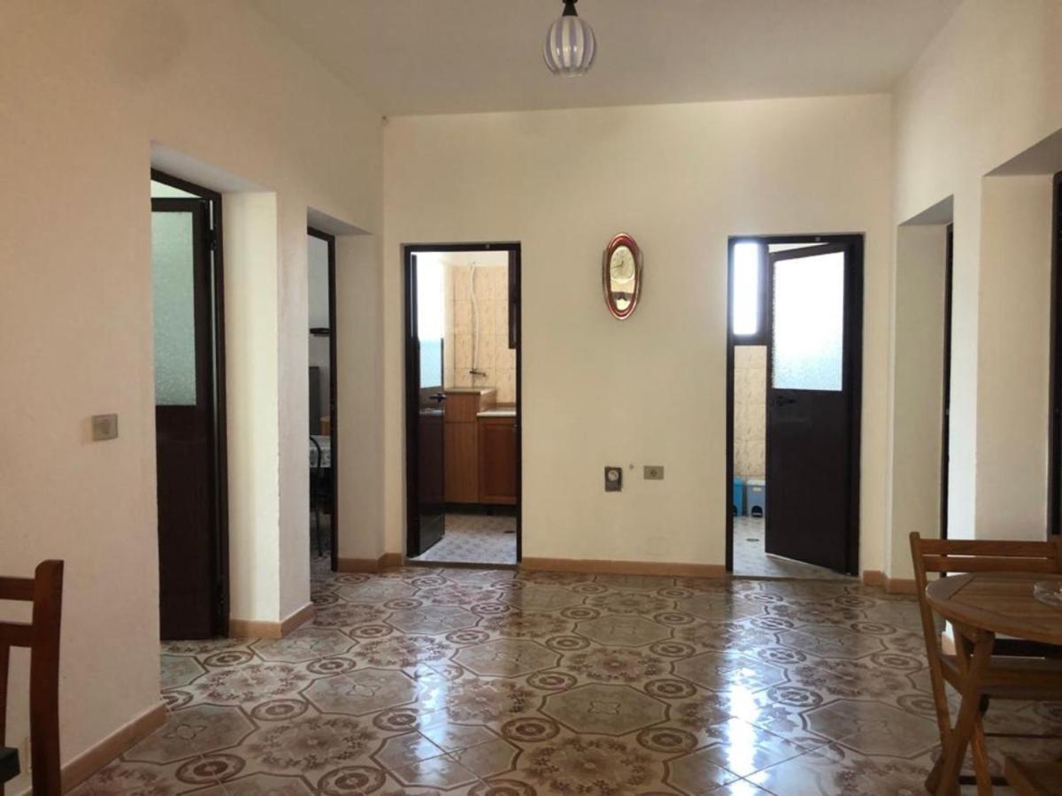 Vila Osmenaj Rent Room Or Apartment Vlorë Екстериор снимка
