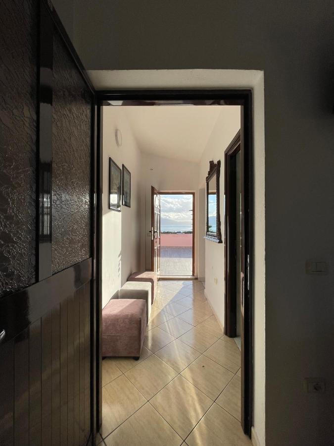 Vila Osmenaj Rent Room Or Apartment Vlorë Екстериор снимка