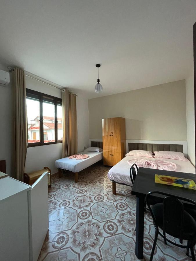 Vila Osmenaj Rent Room Or Apartment Vlorë Екстериор снимка