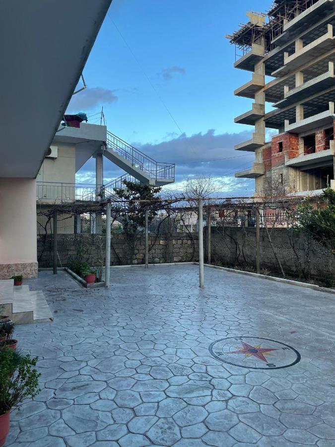 Vila Osmenaj Rent Room Or Apartment Vlorë Екстериор снимка