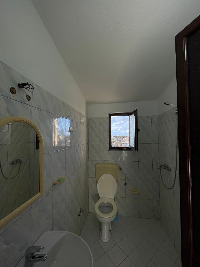 Vila Osmenaj Rent Room Or Apartment Vlorë Екстериор снимка