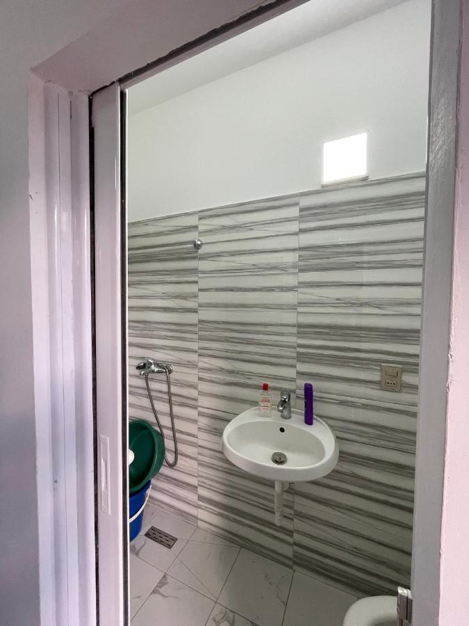 Vila Osmenaj Rent Room Or Apartment Vlorë Екстериор снимка