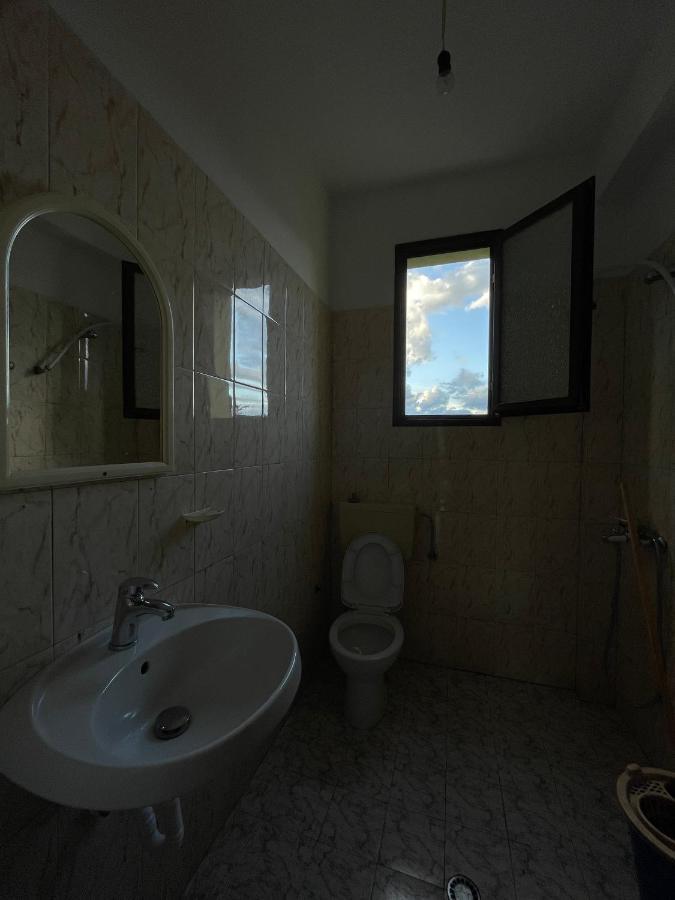 Vila Osmenaj Rent Room Or Apartment Vlorë Екстериор снимка