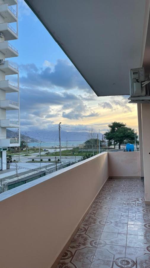 Vila Osmenaj Rent Room Or Apartment Vlorë Екстериор снимка
