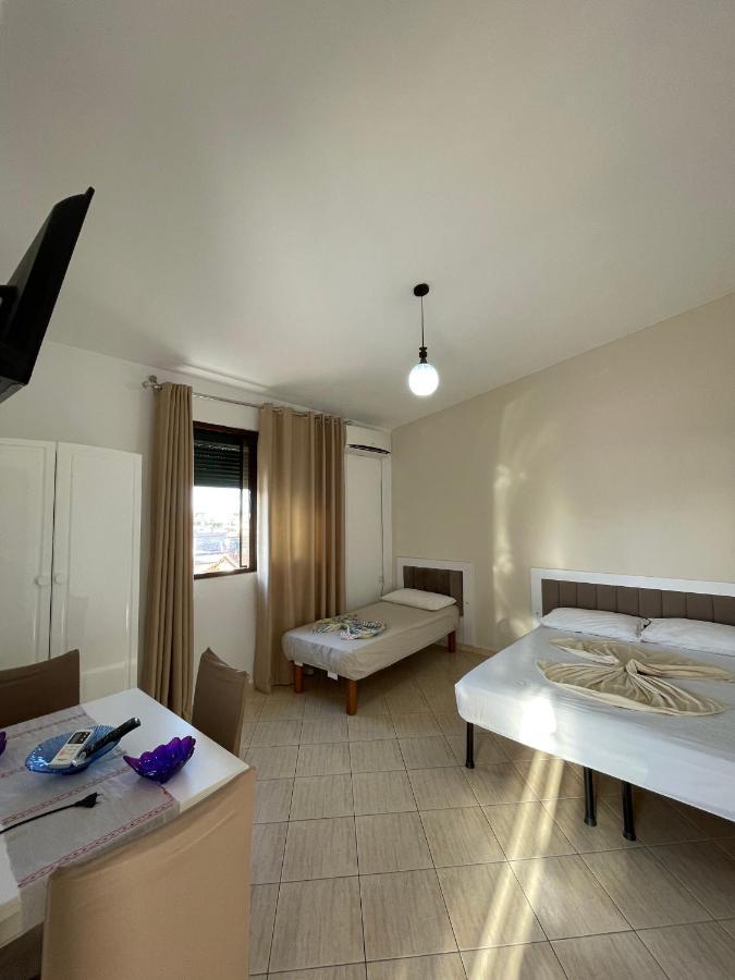 Vila Osmenaj Rent Room Or Apartment Vlorë Екстериор снимка