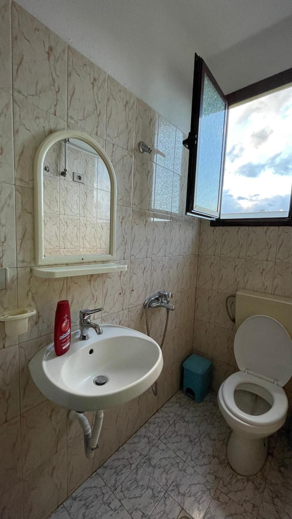 Vila Osmenaj Rent Room Or Apartment Vlorë Екстериор снимка